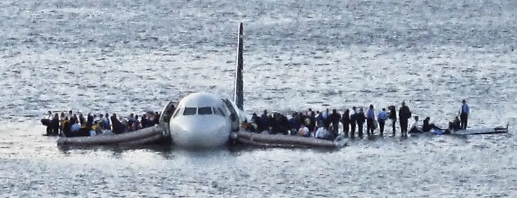 Jugar a ser Dios: Porqué tu jefe debería ver la película Sully (y leer este artículo)